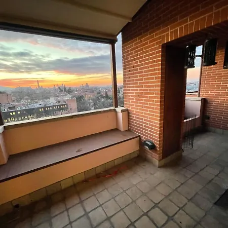Attico Con Vista Spettacolare E Jacuzzi Apartment Bologna